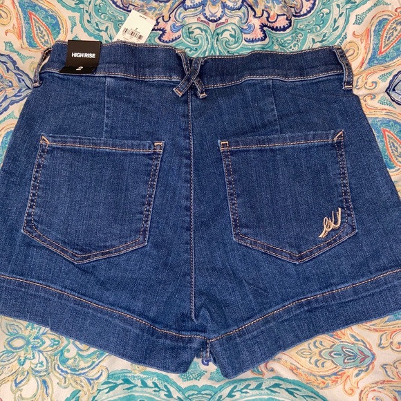 Express High rise short shorts - Picture 3 of 4